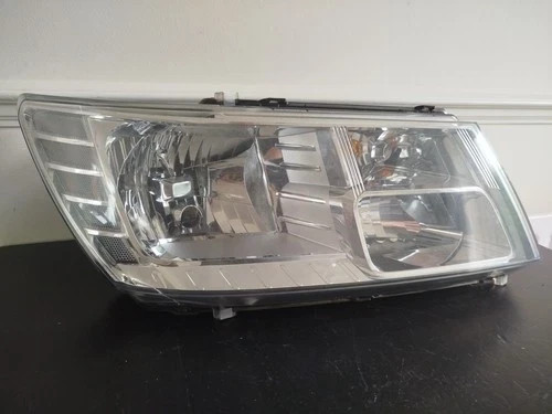 Faro dodge journey 2010 - o/s,